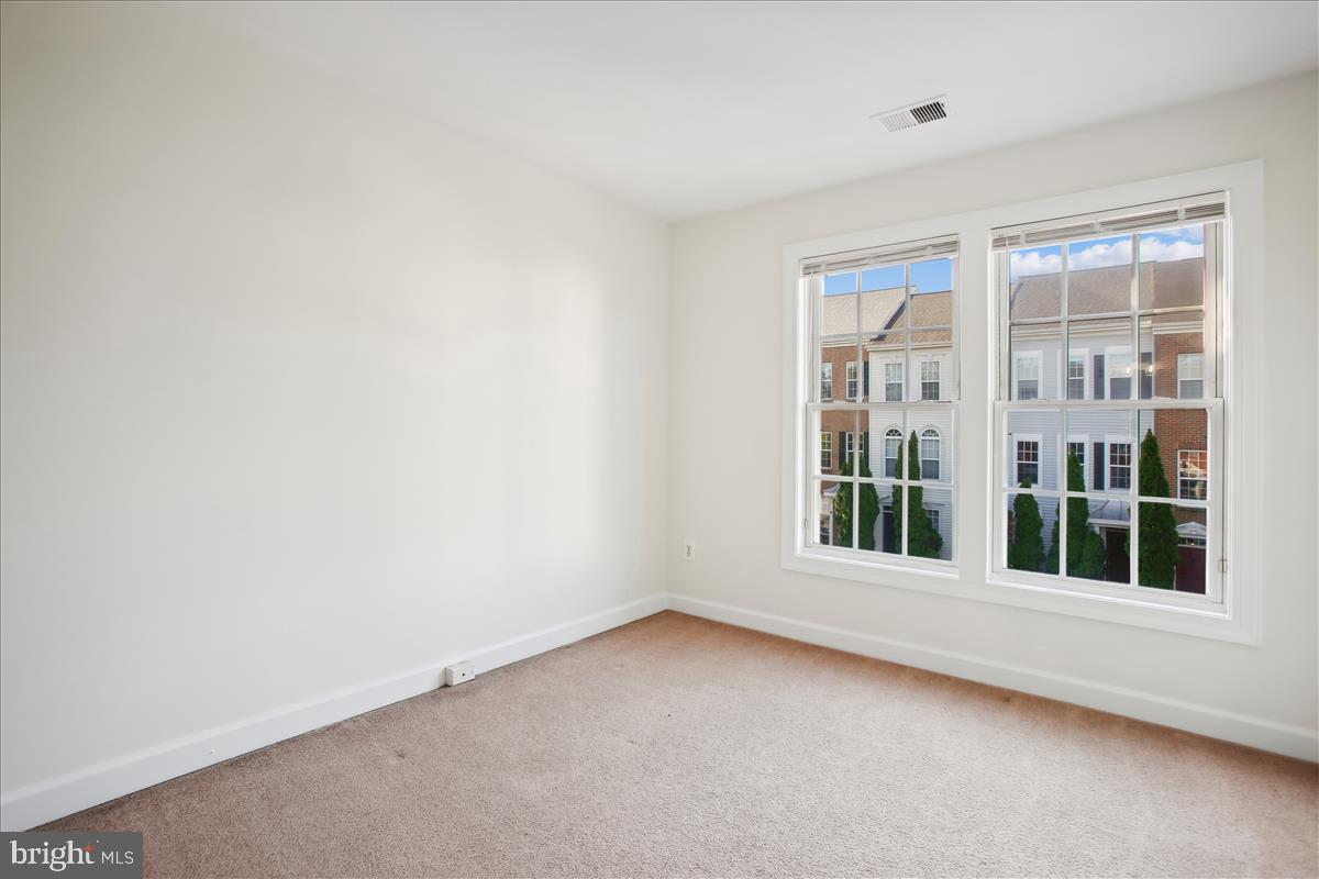 SUMMERS GROVE - Residential Lease