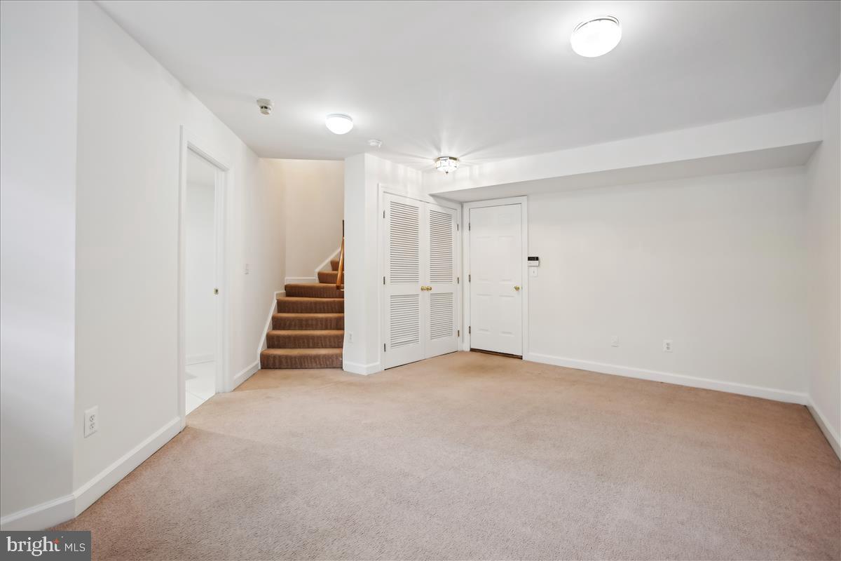 SUMMERS GROVE - Residential Lease