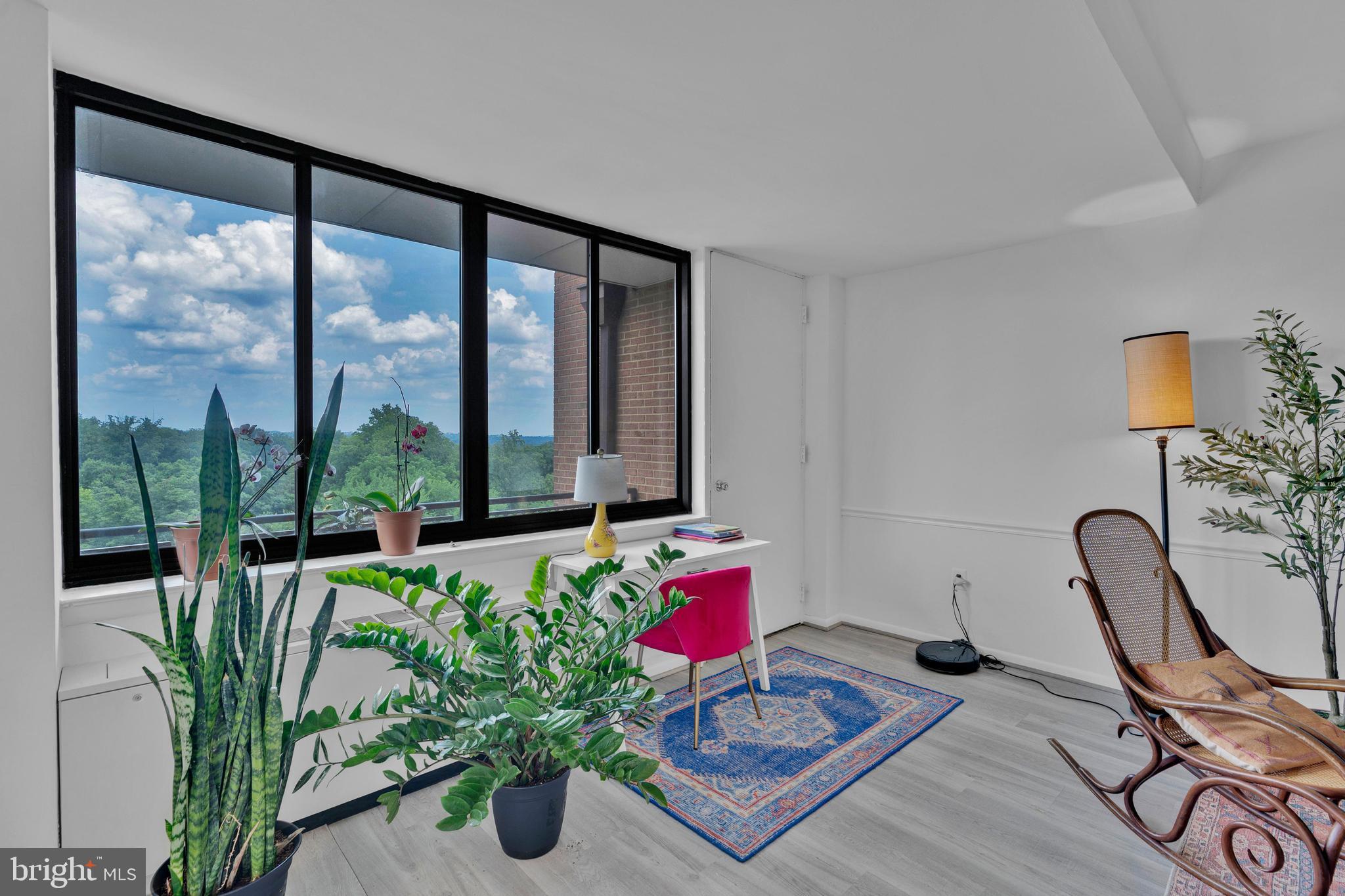 4390 LORCOM LANE 805