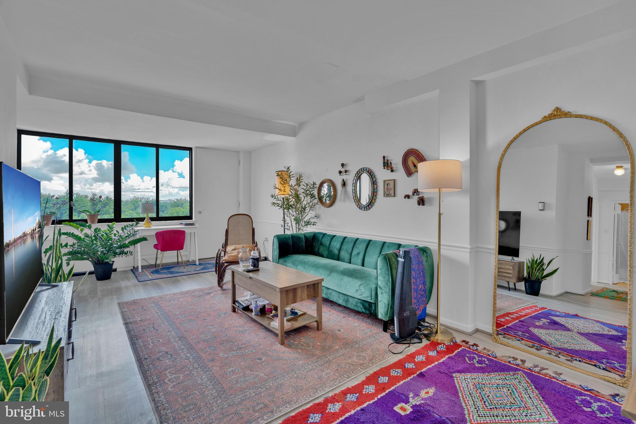 4390 LORCOM LANE 805