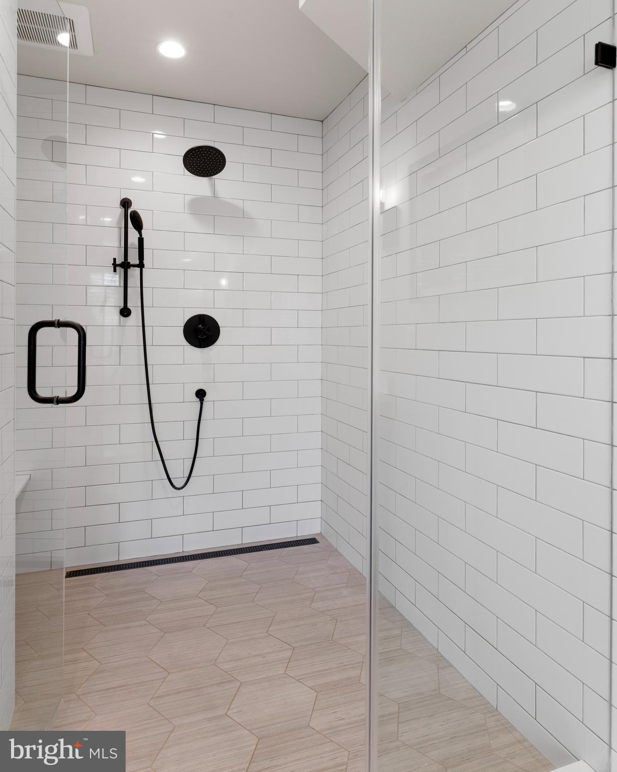 CHESAPEAKE HARBOUR - Residential