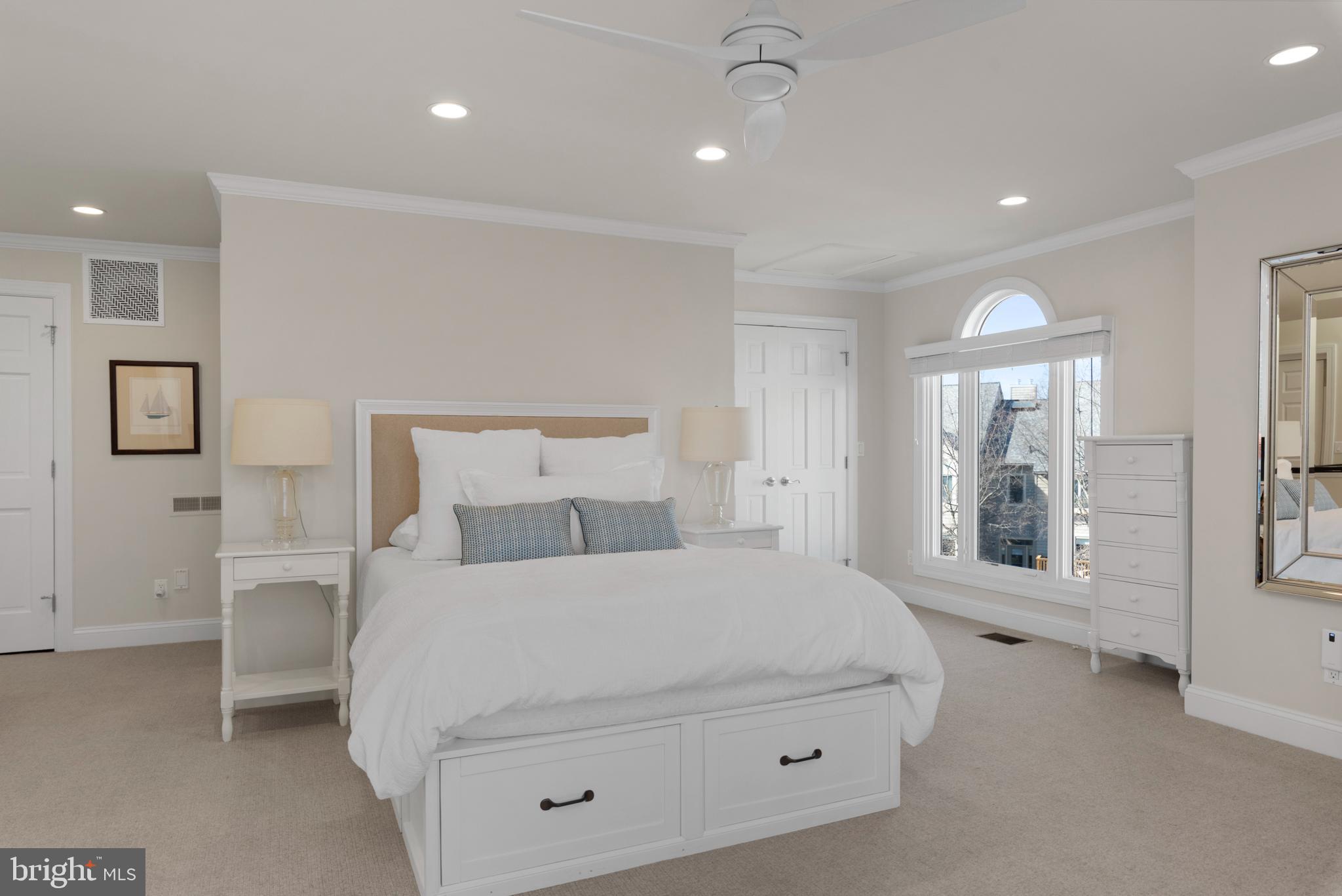 CHESAPEAKE HARBOUR - Residential