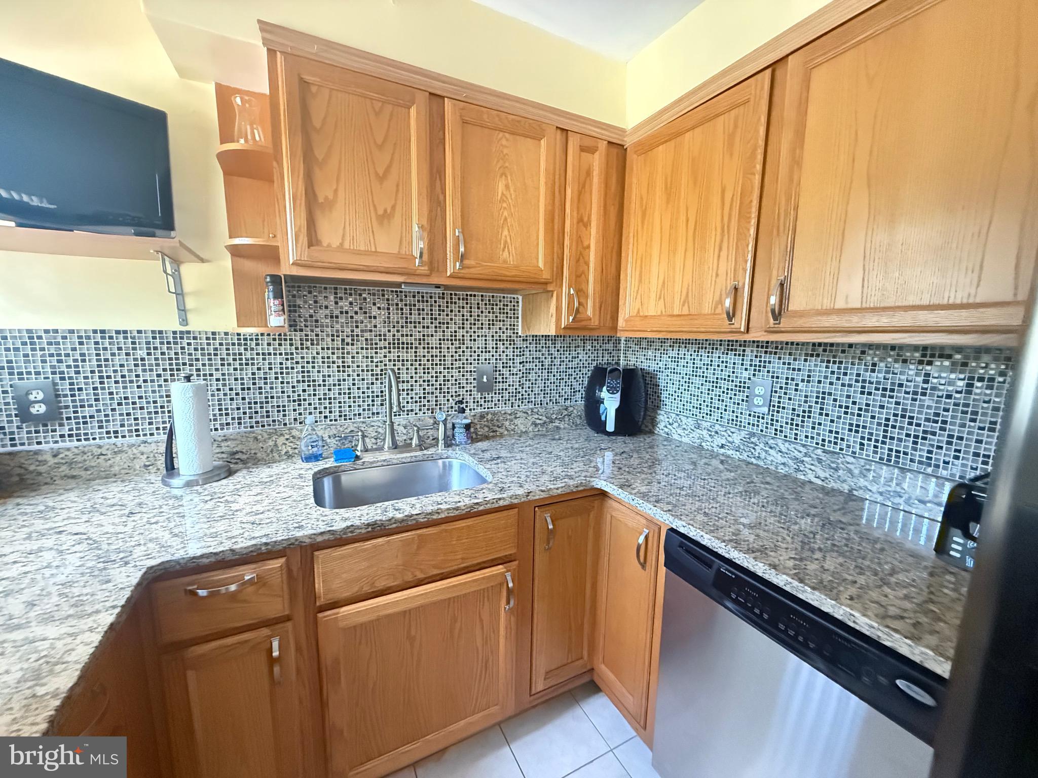 CEDAR VALLEY - Residential Lease