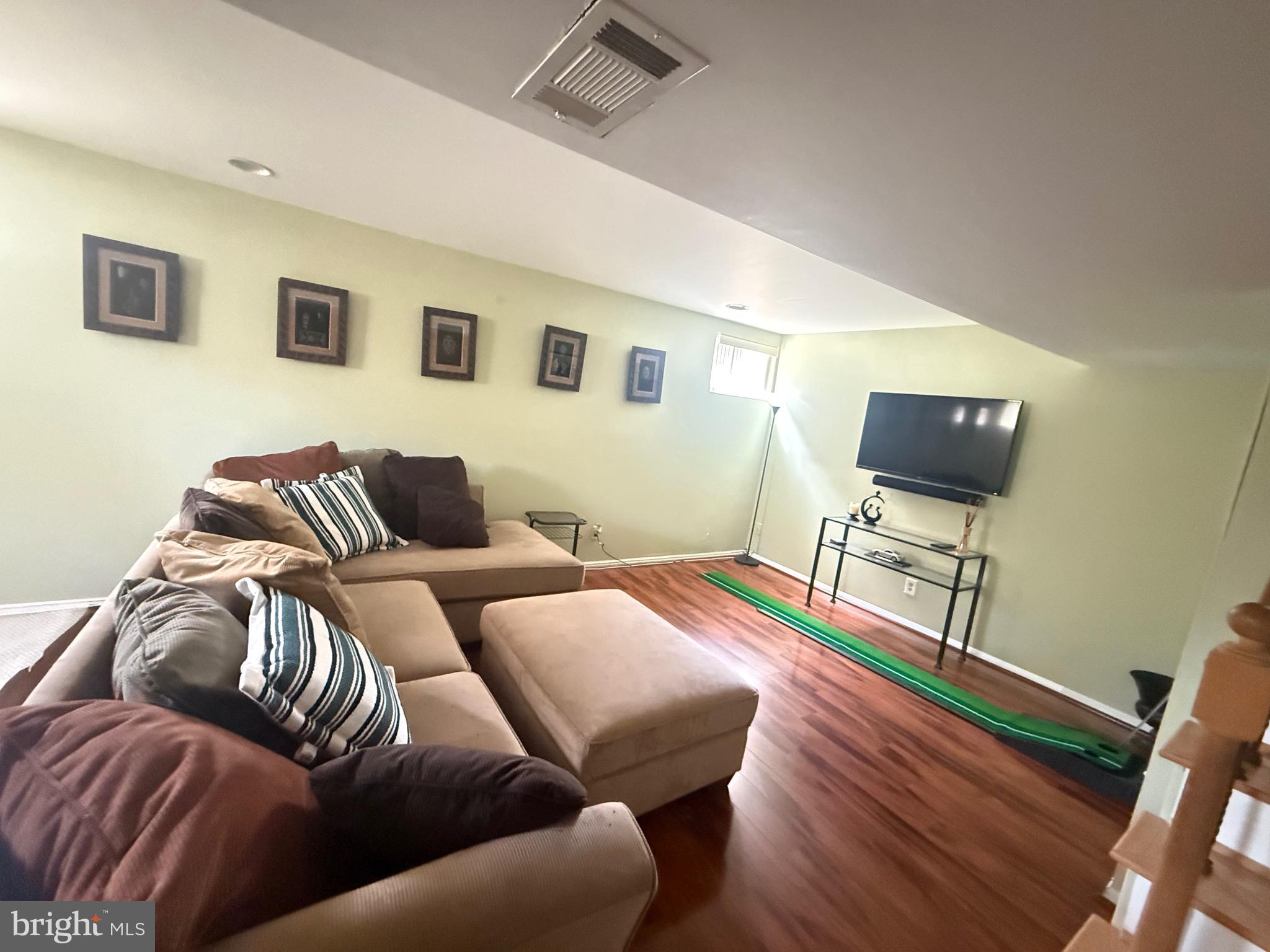 CEDAR VALLEY - Residential Lease