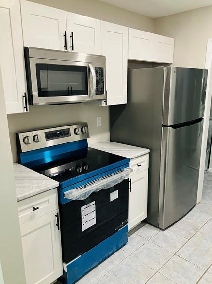 12 DOUGHERTY BOULEVARD E4