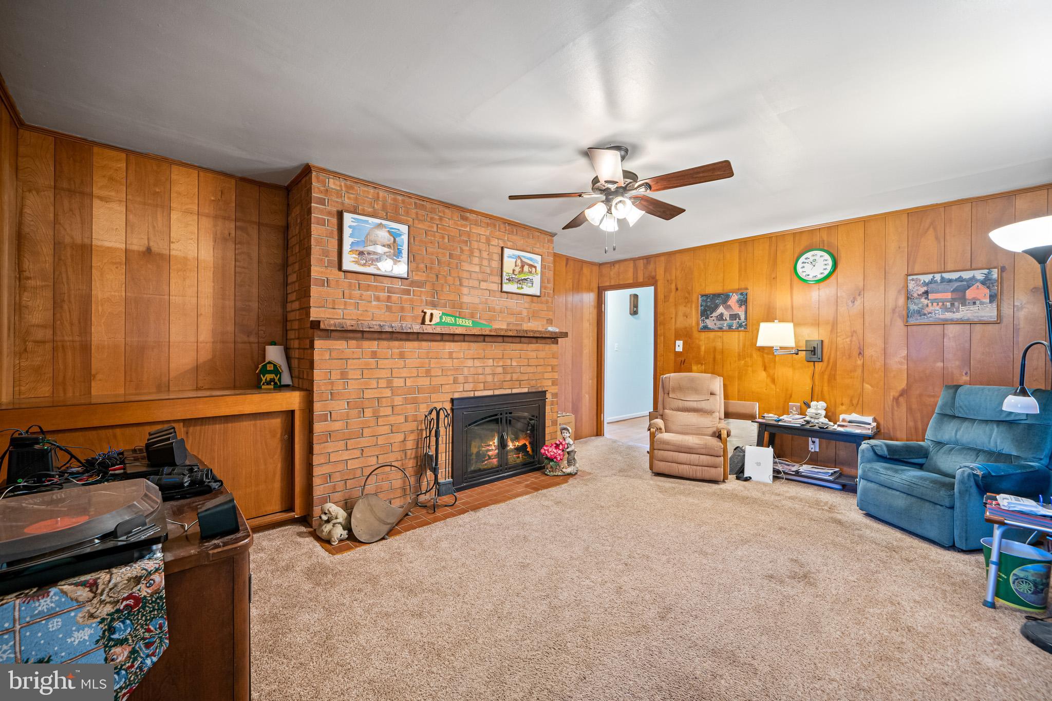 WARRLINDA VILLAGE - Residential