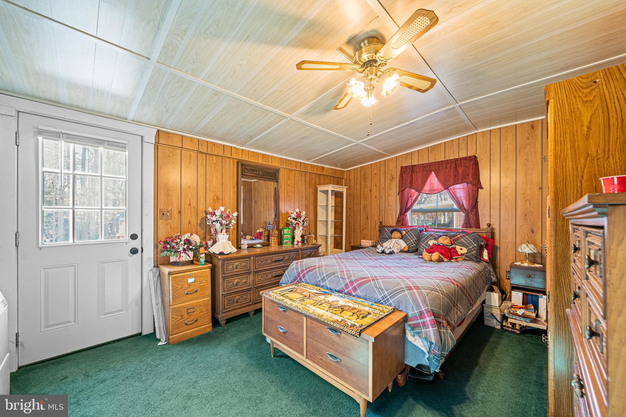 WARRLINDA VILLAGE - Residential