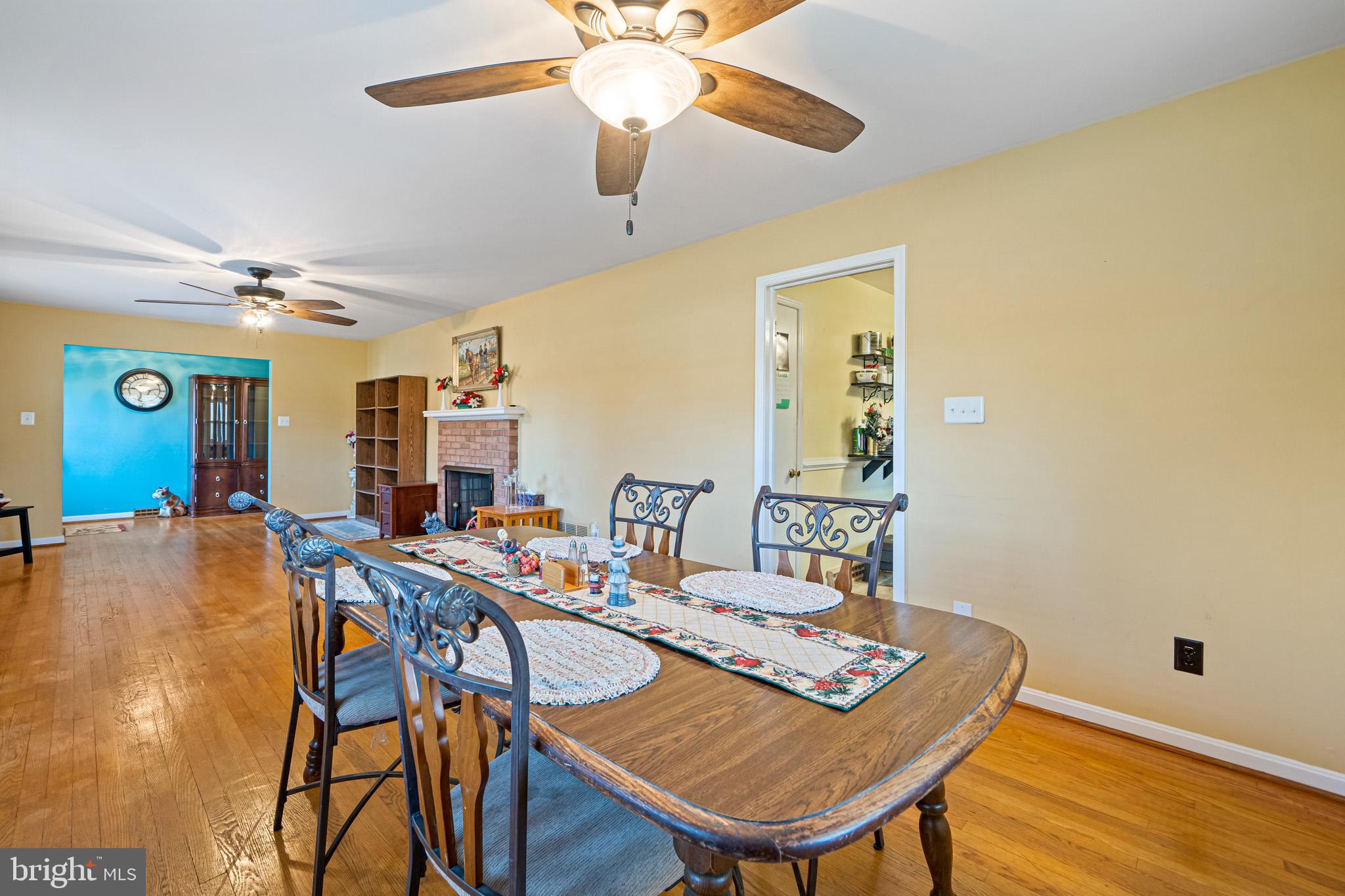 WARRLINDA VILLAGE - Residential