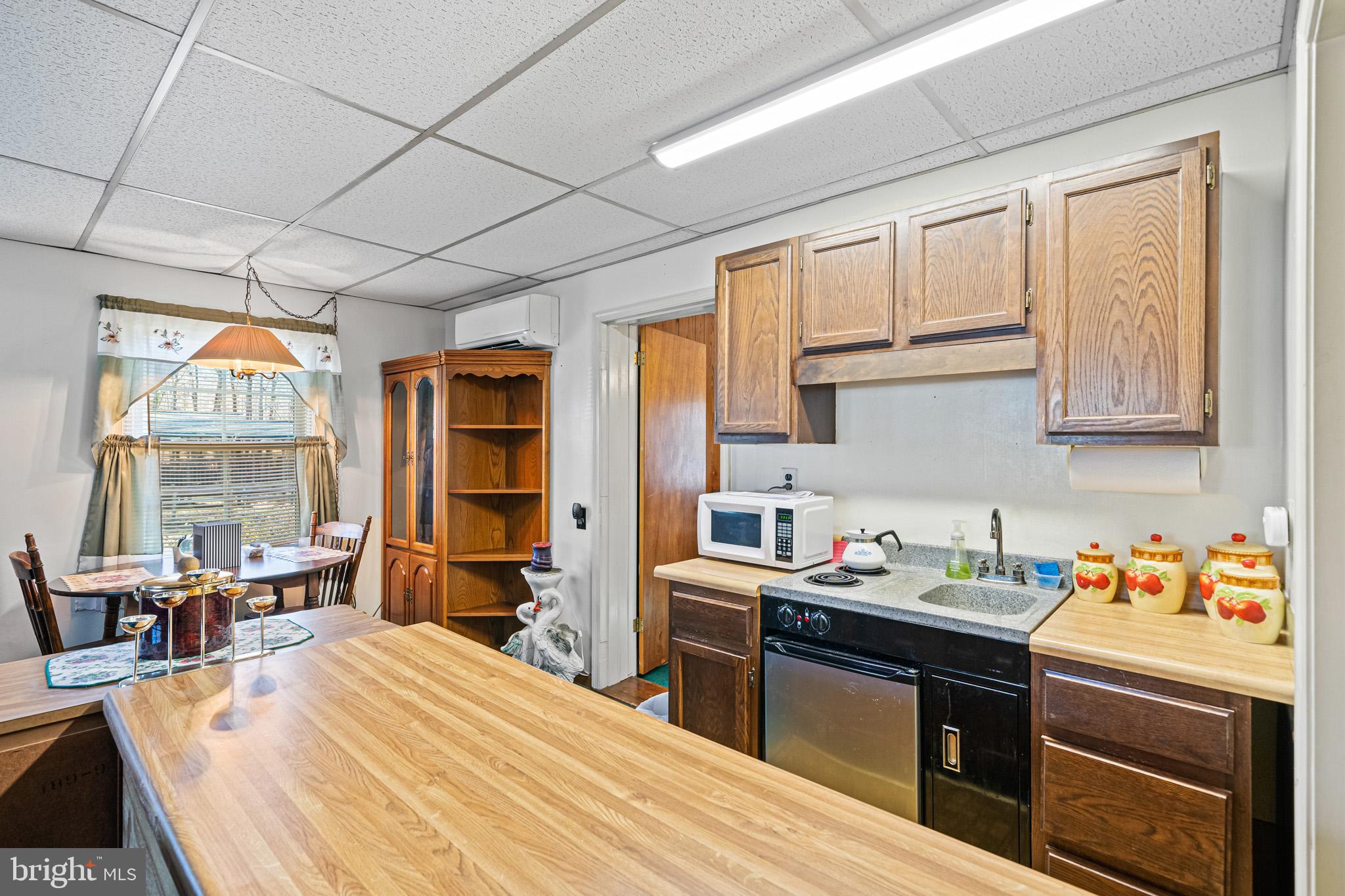 WARRLINDA VILLAGE - Residential