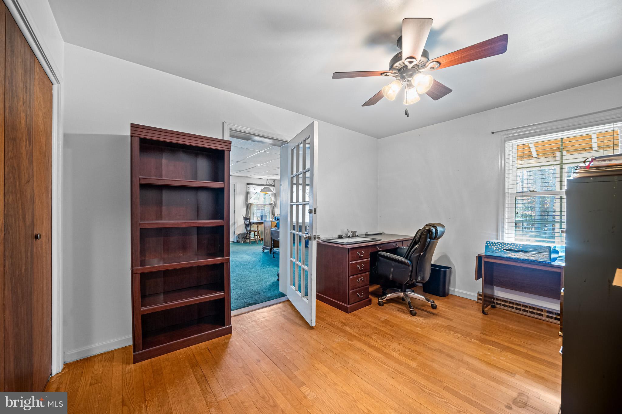 WARRLINDA VILLAGE - Residential