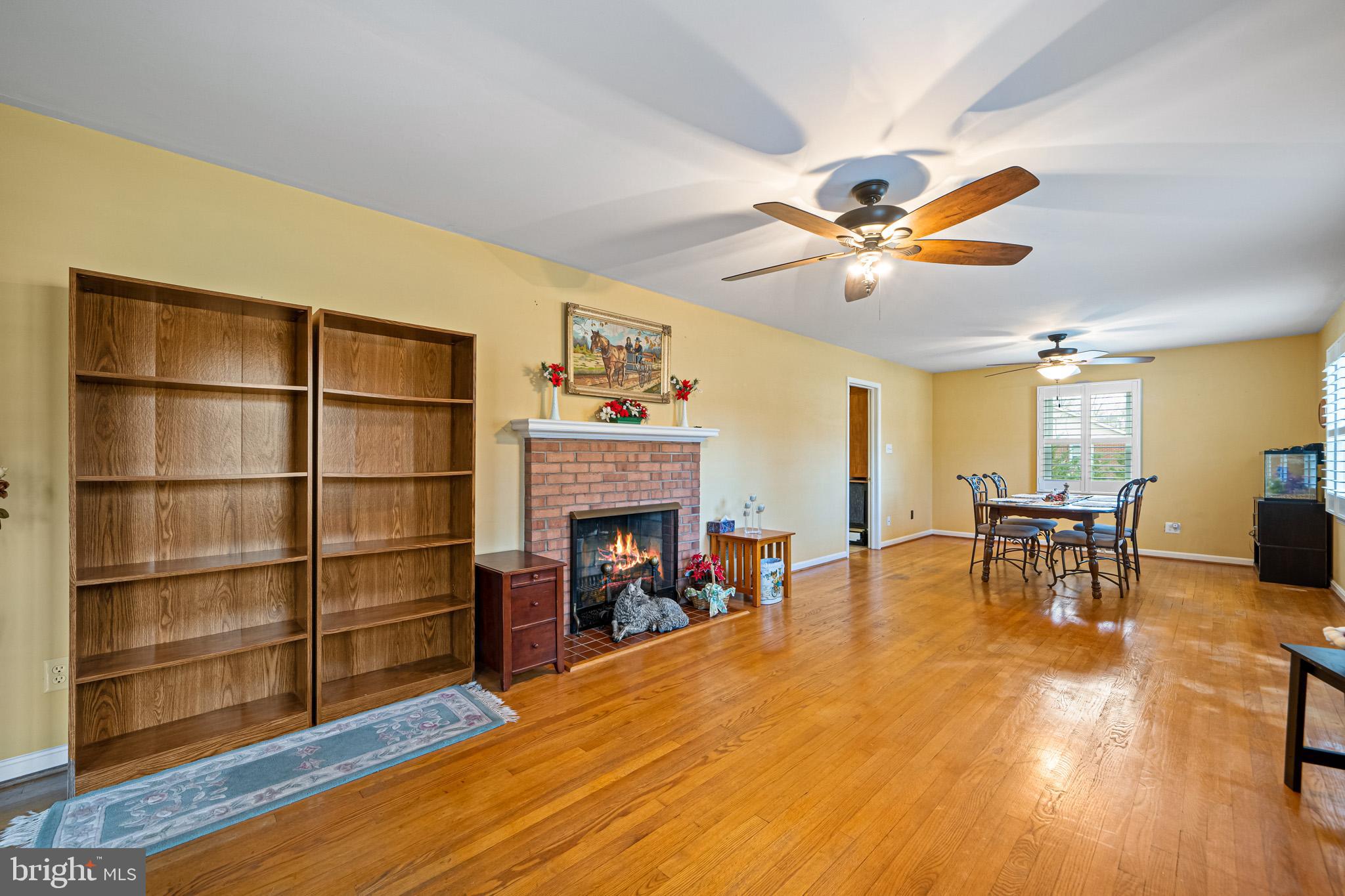 WARRLINDA VILLAGE - Residential