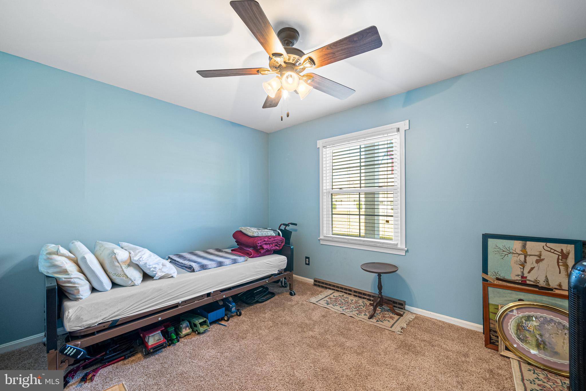 WARRLINDA VILLAGE - Residential