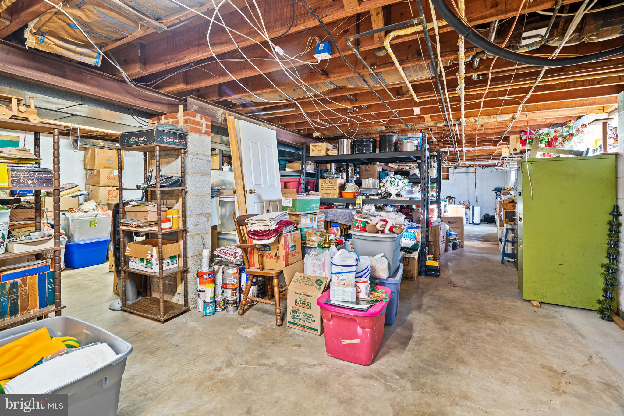 WARRLINDA VILLAGE - Residential