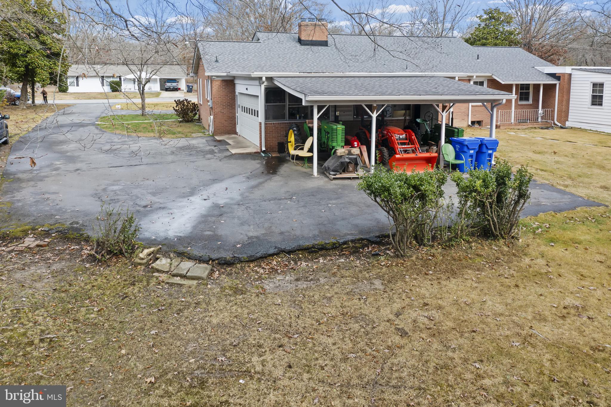 WARRLINDA VILLAGE - Residential