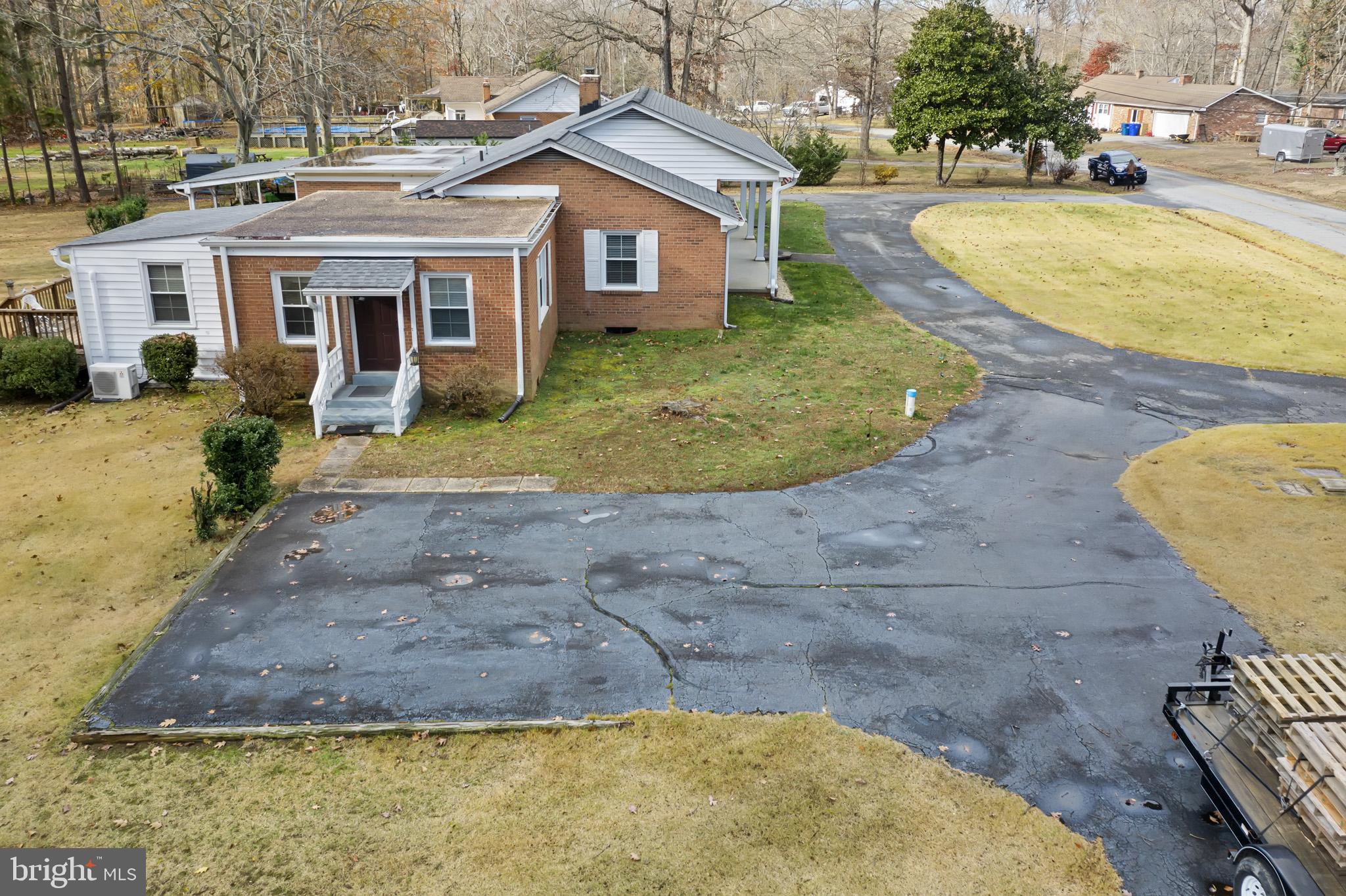 WARRLINDA VILLAGE - Residential