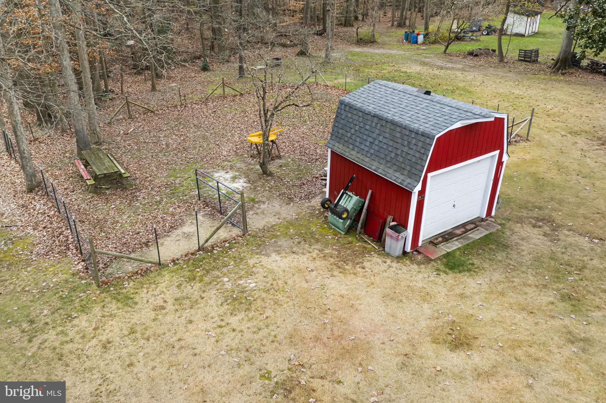 WARRLINDA VILLAGE - Residential