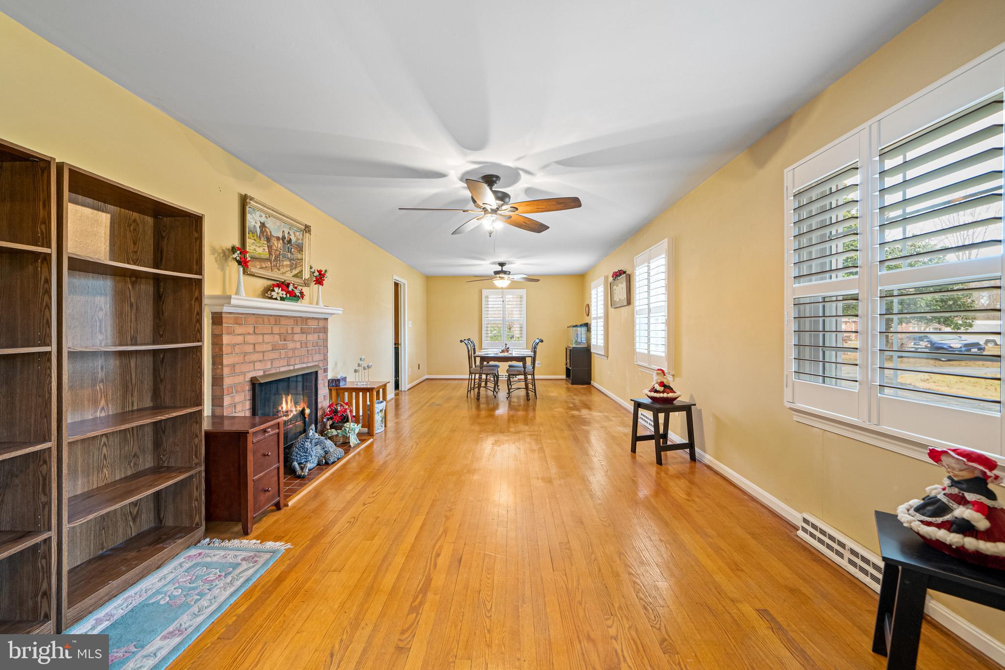 WARRLINDA VILLAGE - Residential