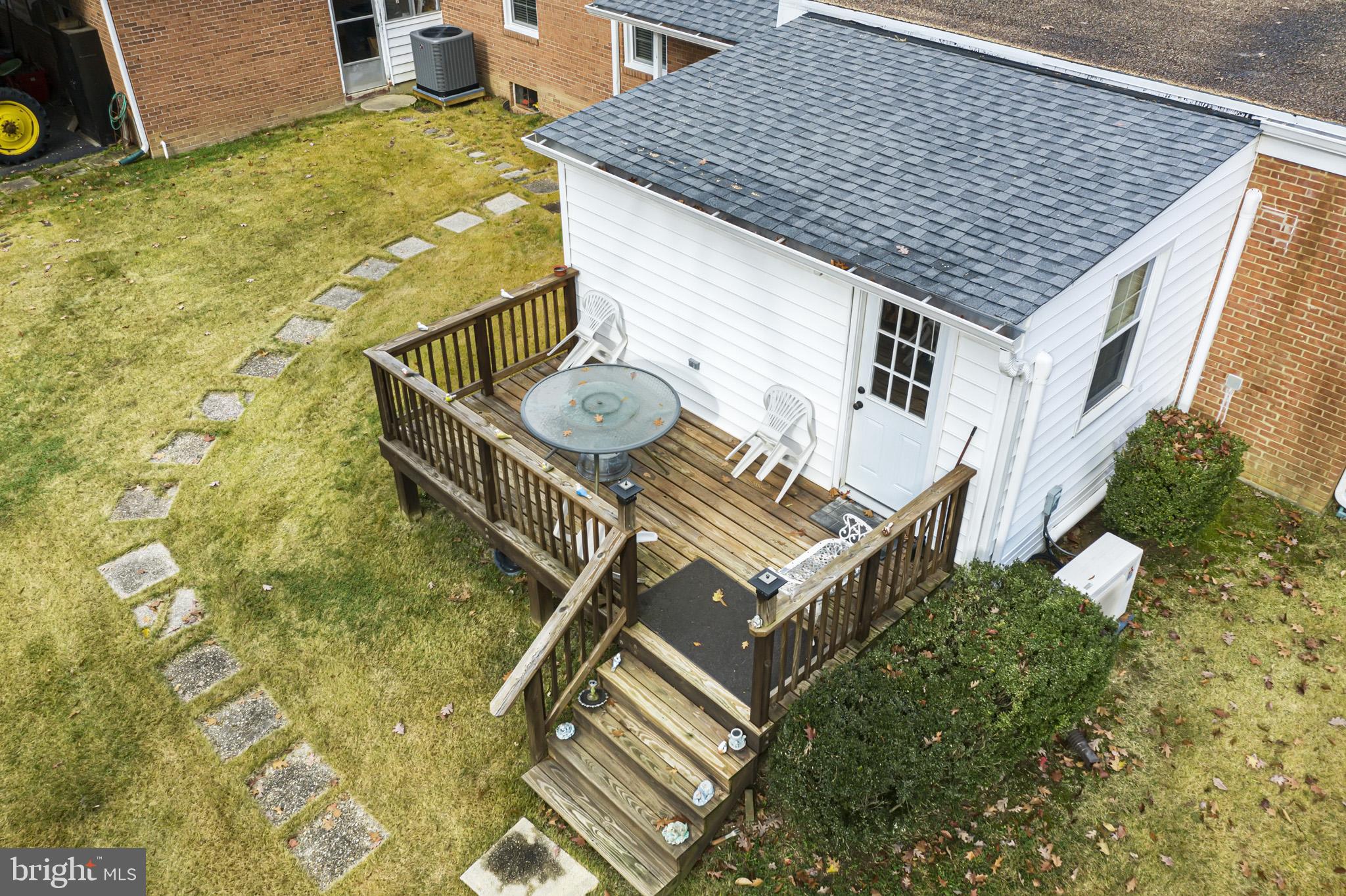 WARRLINDA VILLAGE - Residential