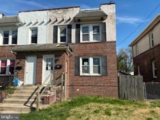 Townhouse For Sale - 273 N Broad Street<br/> CARNEYS POINT, NJ 08069