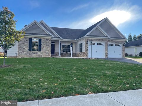 Photo of 414 Chestnut Dr, BOILING SPRINGS, PA 17007 (MLS # PACB2048182) Photo of 414 Chestnut Dr, BOILING SPRINGS, PA 17007 (MLS # PACB2048182)