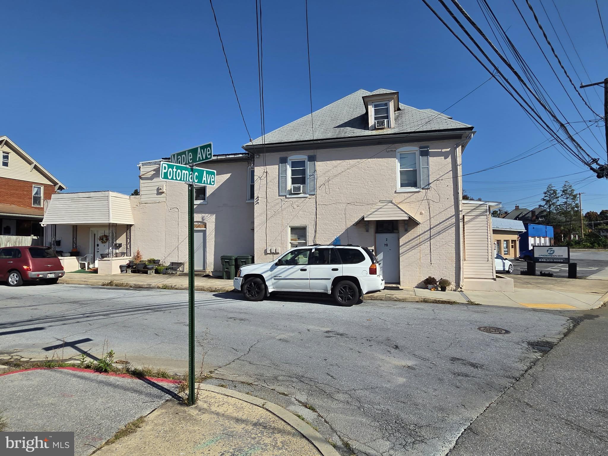 715 POTOMAC AVENUE
