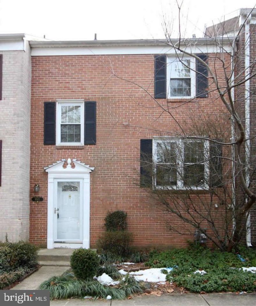 Spectacular lake community beautifully updated 3 bedroom, 2.5 bath townhouse. Custom design upgraded kitchen, wall oven, countertops and cabinets. Tankless water heater, ceiling fan and storage shed. Community pools, tot lots, jog/walk path, tennis and fishing. Convenient locations, close to schools, shopping and express bus to Pentagon & Tysons. Text William for questions. Thanks for showing!