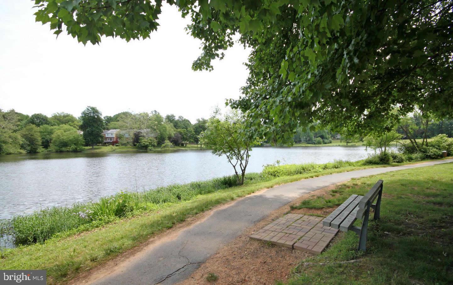 LAKE BRADDOCK - Residential