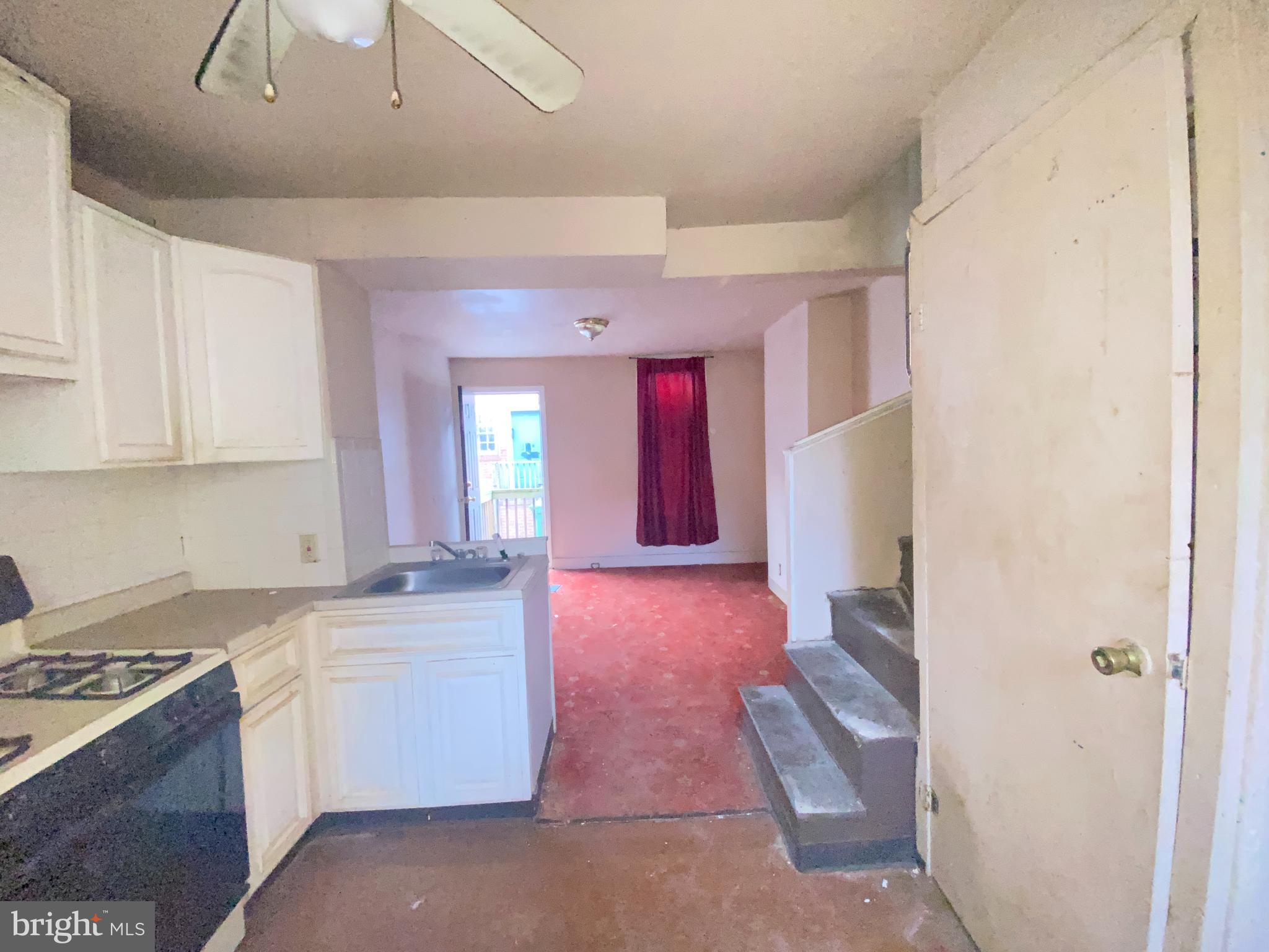 HOLLINS MARKET - Residential