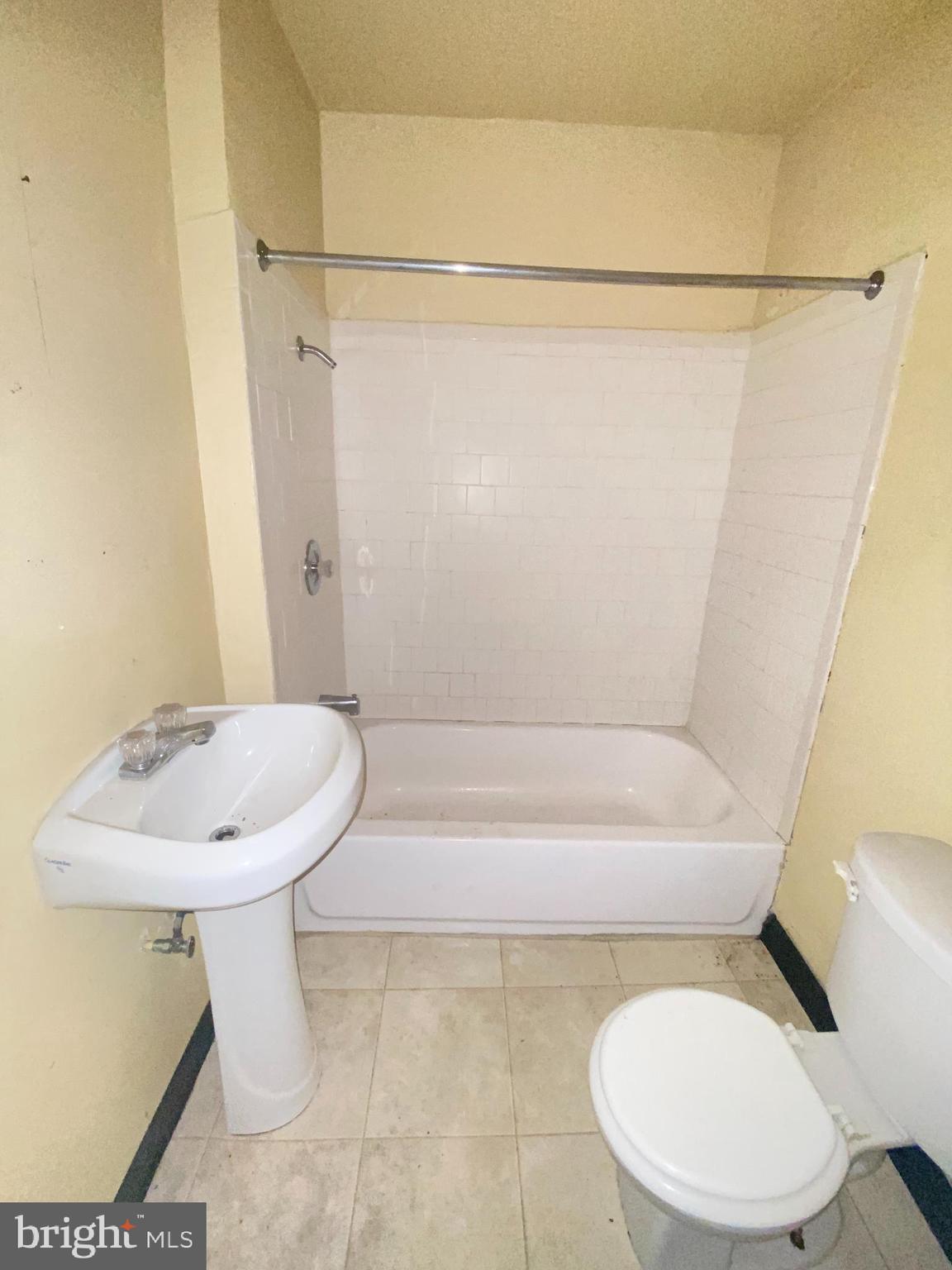 HOLLINS MARKET - Residential