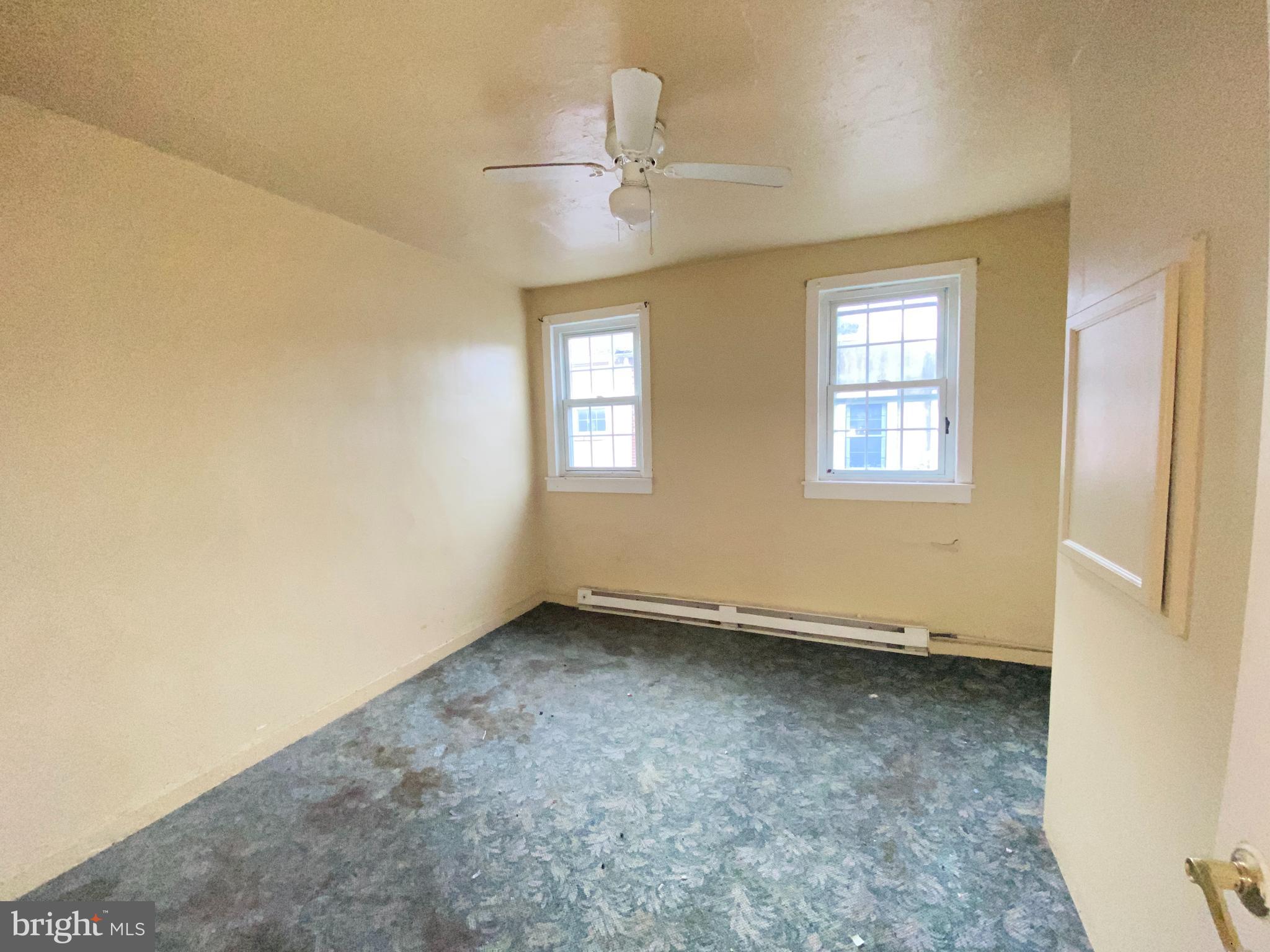 HOLLINS MARKET - Residential