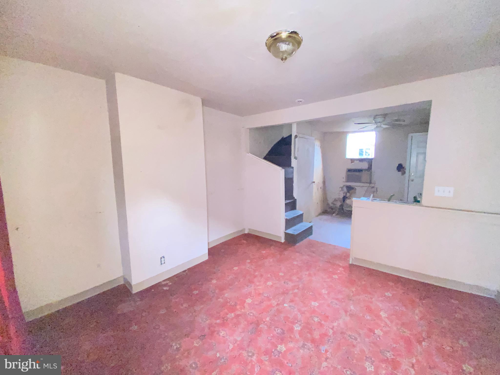 HOLLINS MARKET - Residential