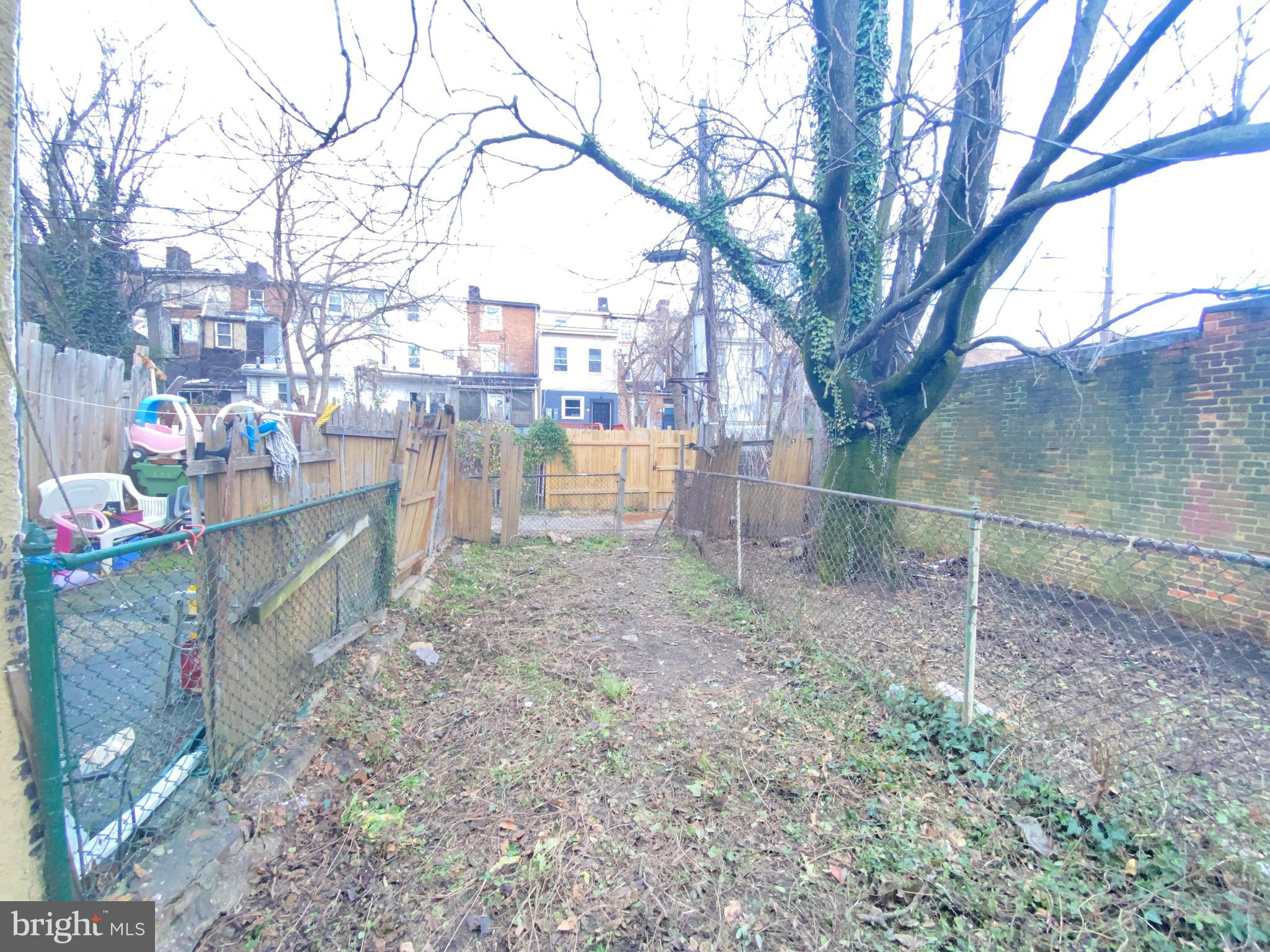 HOLLINS MARKET - Residential