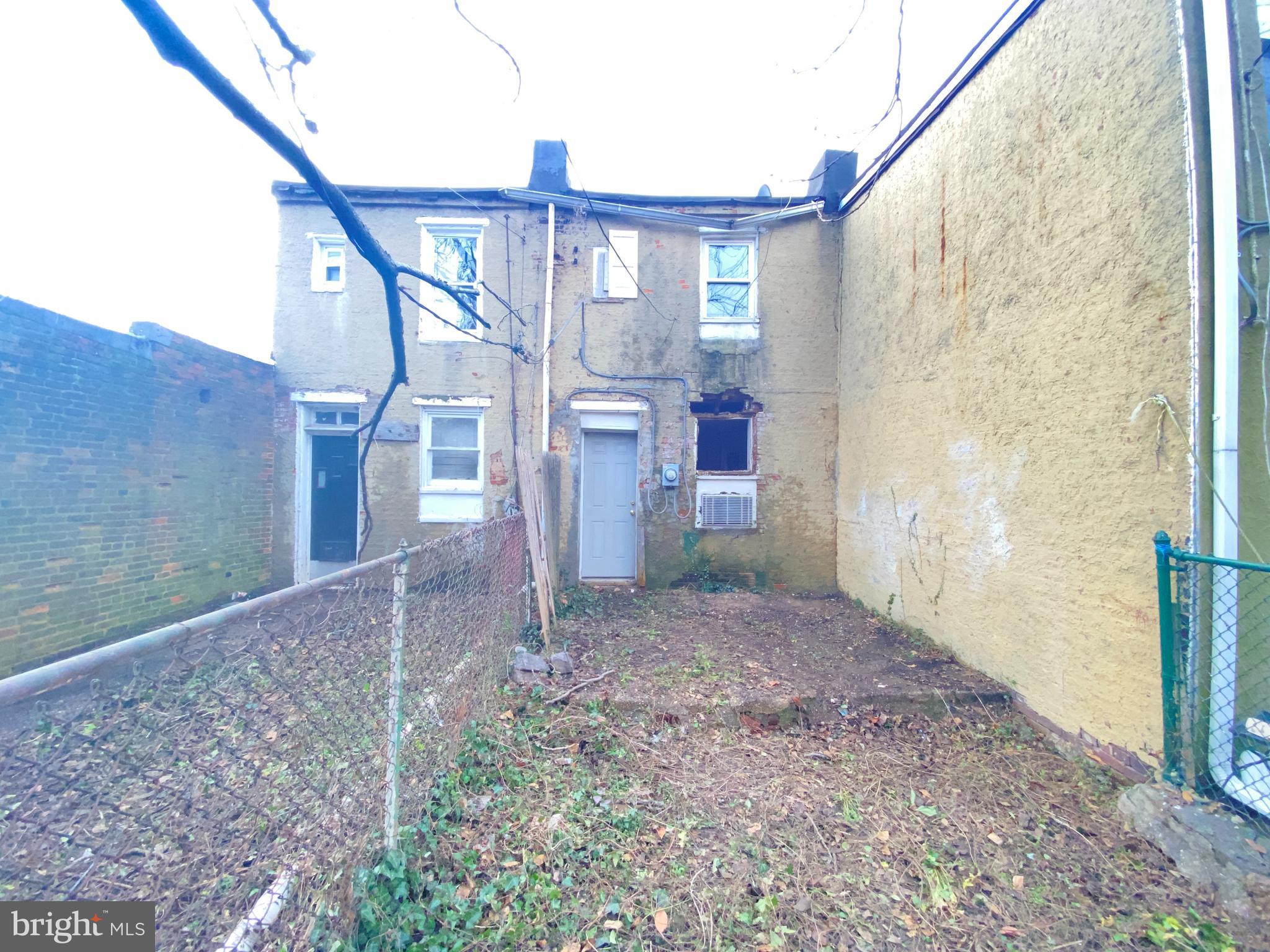 HOLLINS MARKET - Residential