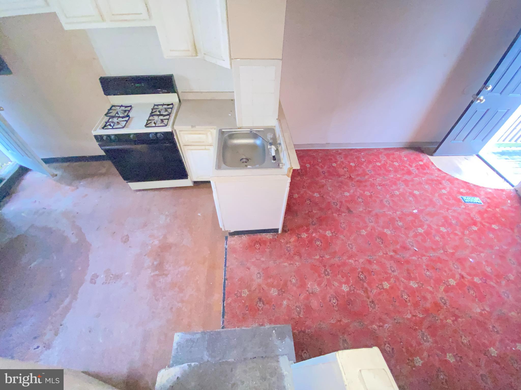 HOLLINS MARKET - Residential