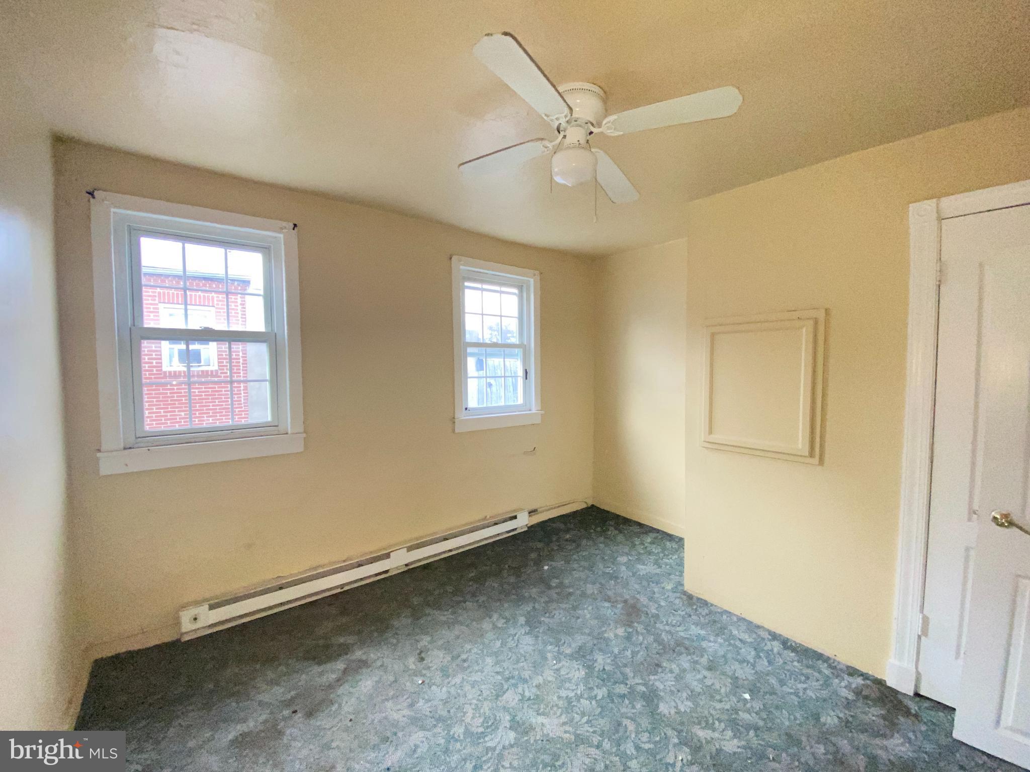 HOLLINS MARKET - Residential