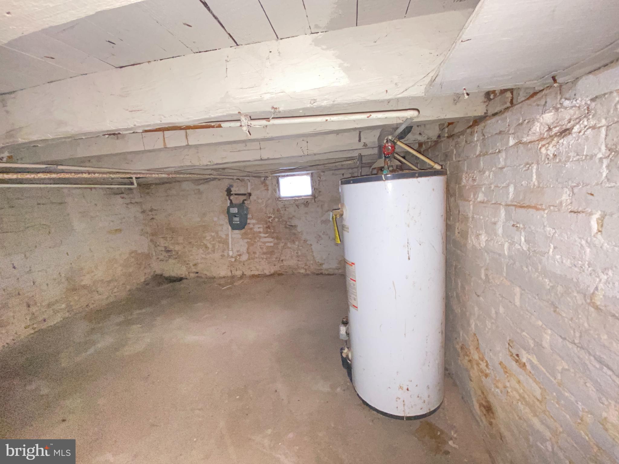 HOLLINS MARKET - Residential