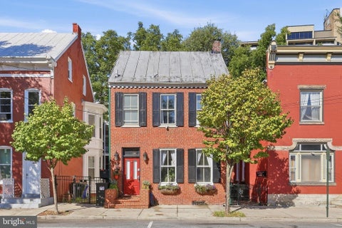 Photo of 227 S Potomac Street S, HAGERSTOWN, MD 21740 (MLS # MDWA2040242)