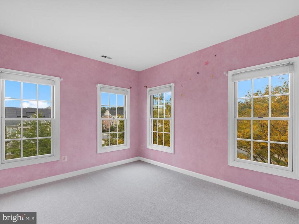 QUINCE ORCHARD PARK - Residential Lease