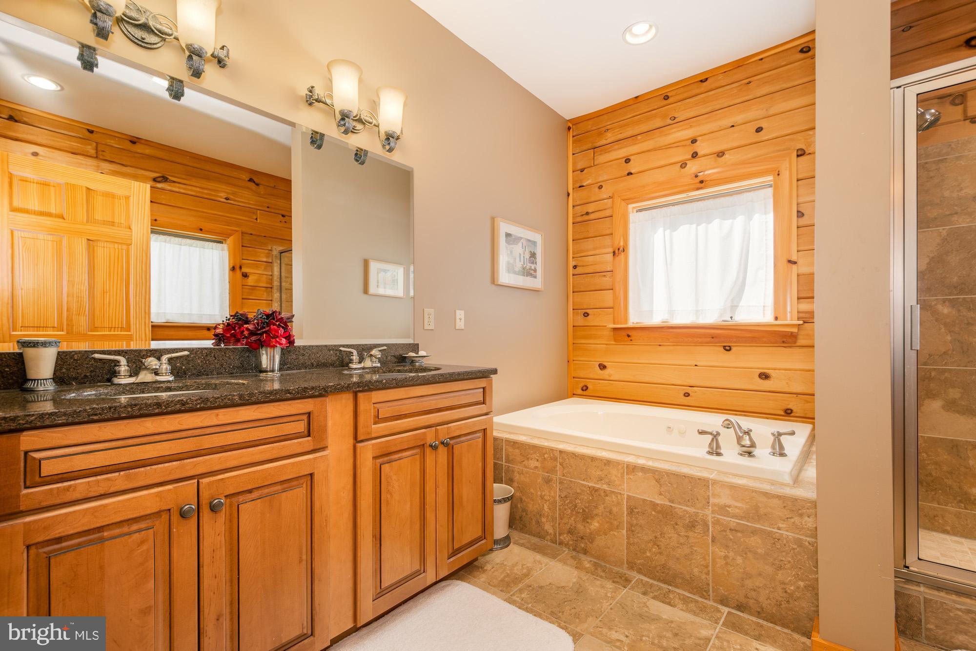 NORTH GLADE COVE - Residential