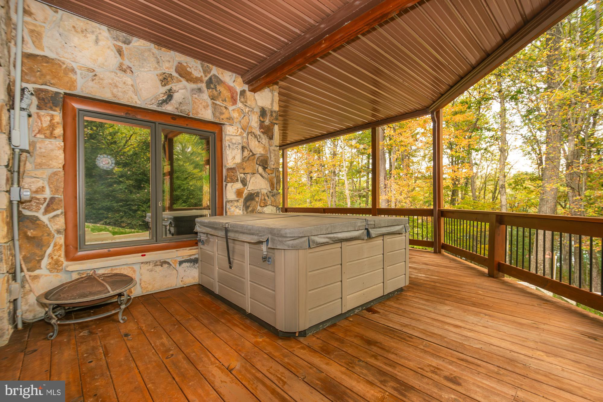 NORTH GLADE COVE - Residential