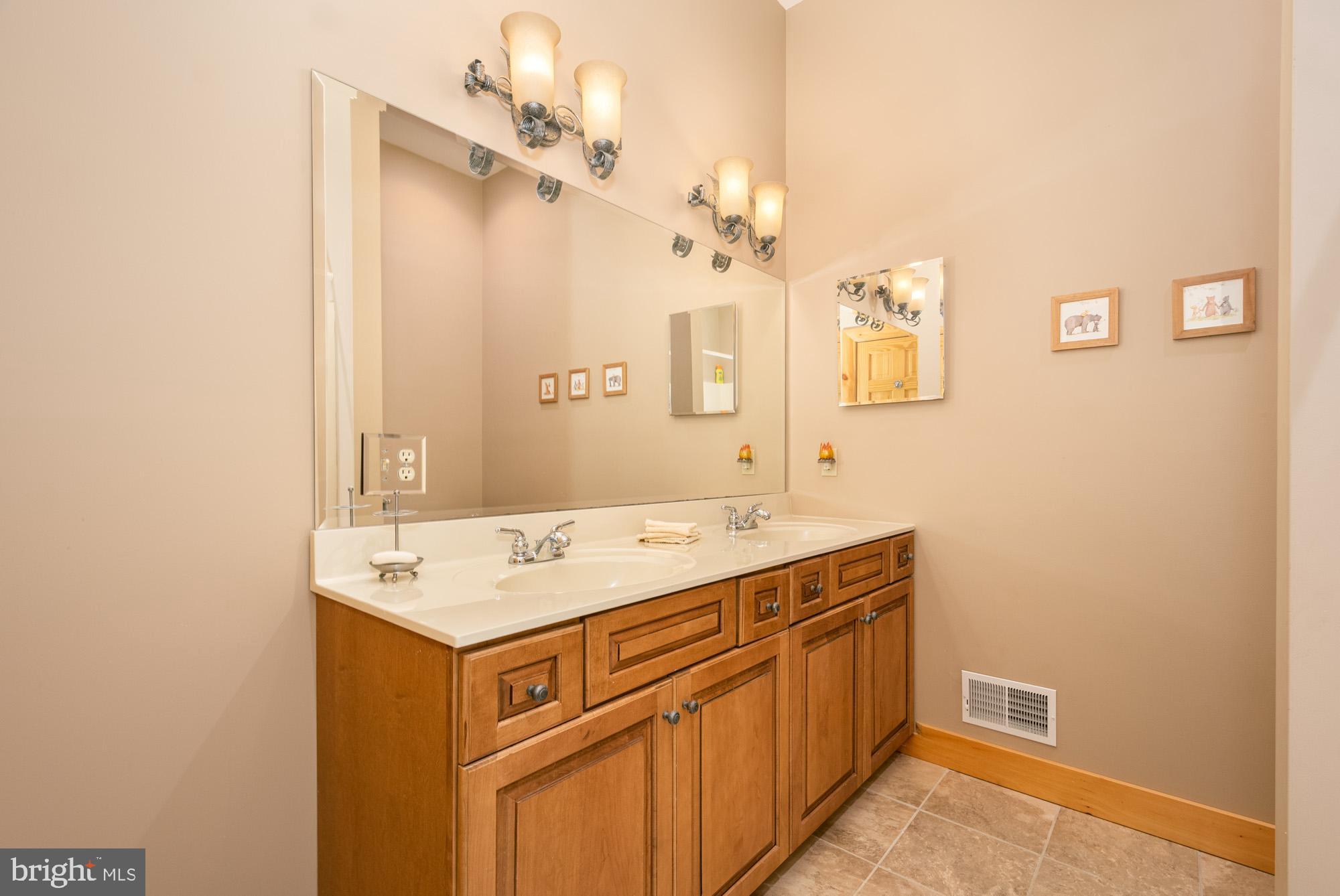 NORTH GLADE COVE - Residential