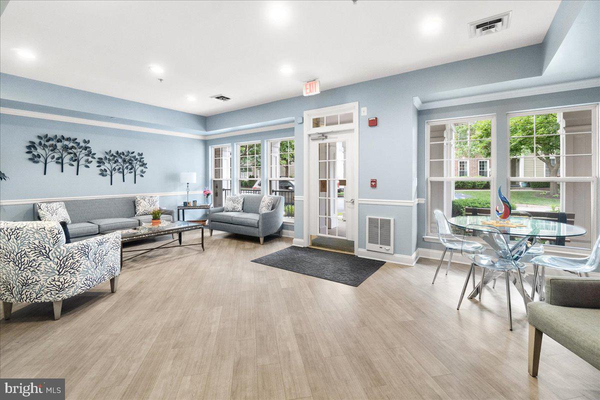 KENTLANDS - Residential