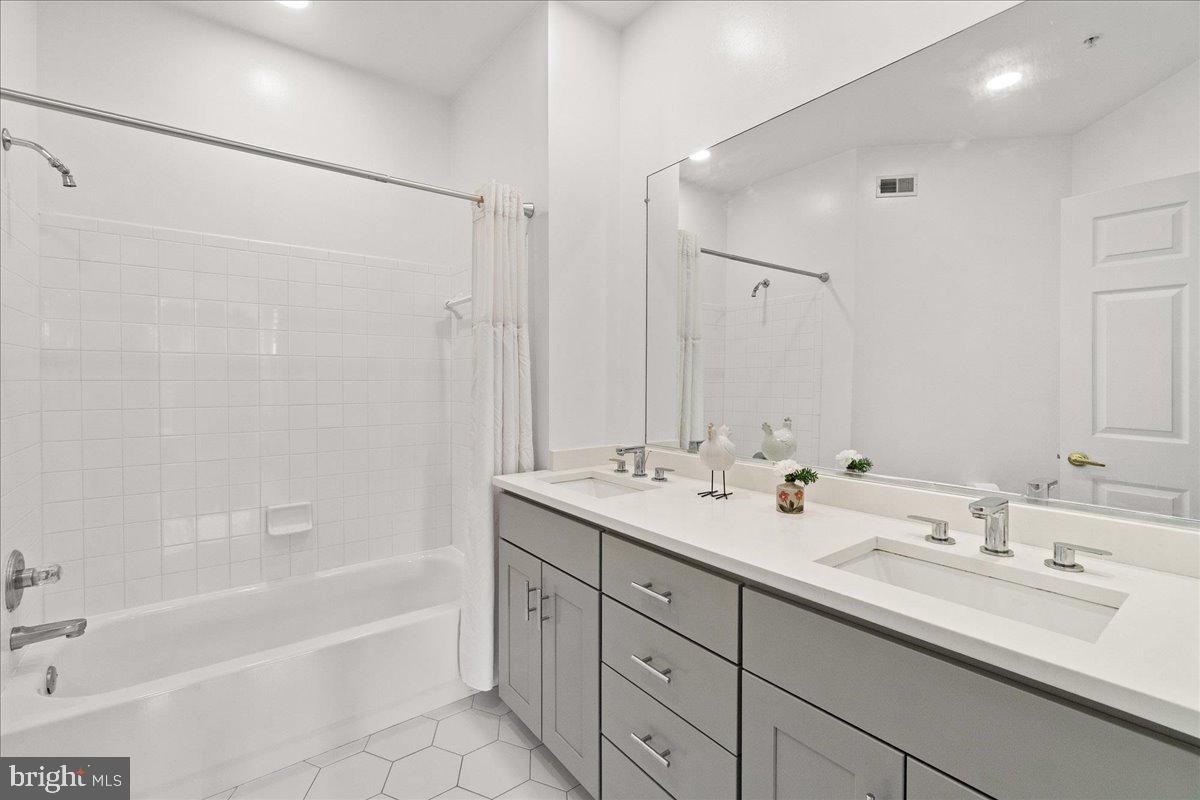 KENTLANDS - Residential