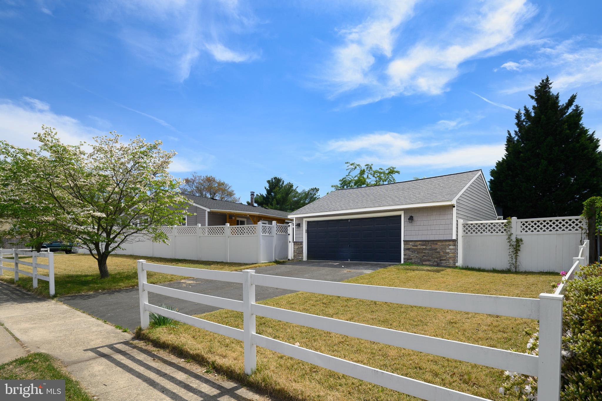 QUEENS PARK - Residential