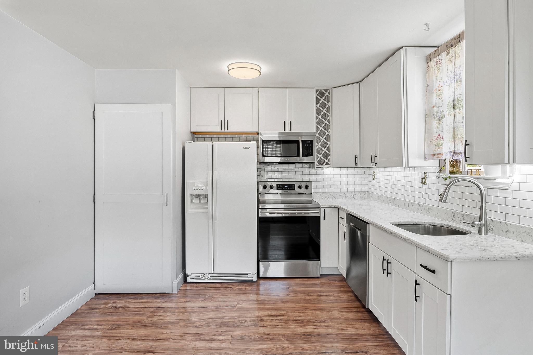 QUEENS PARK - Residential