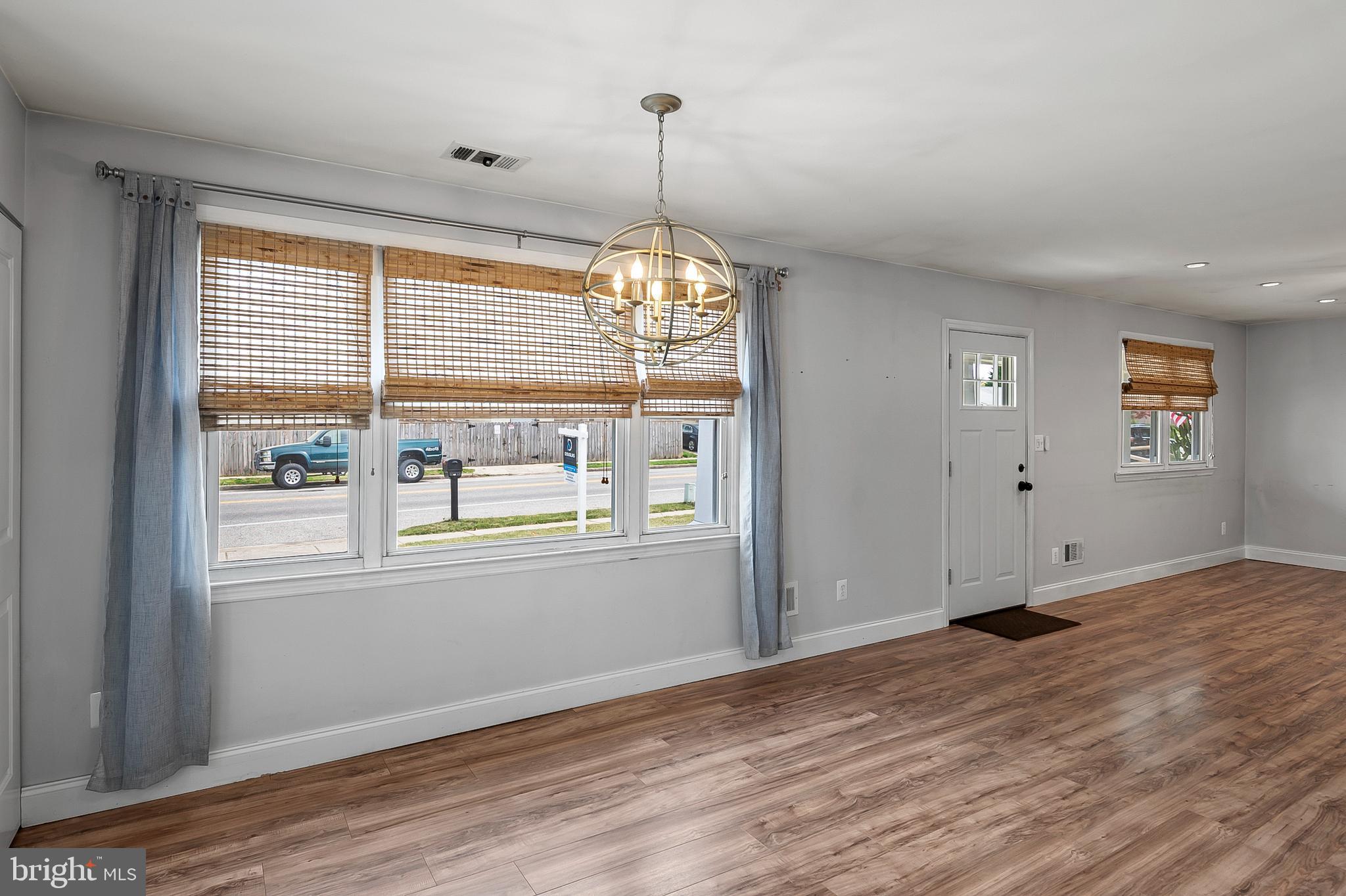 QUEENS PARK - Residential