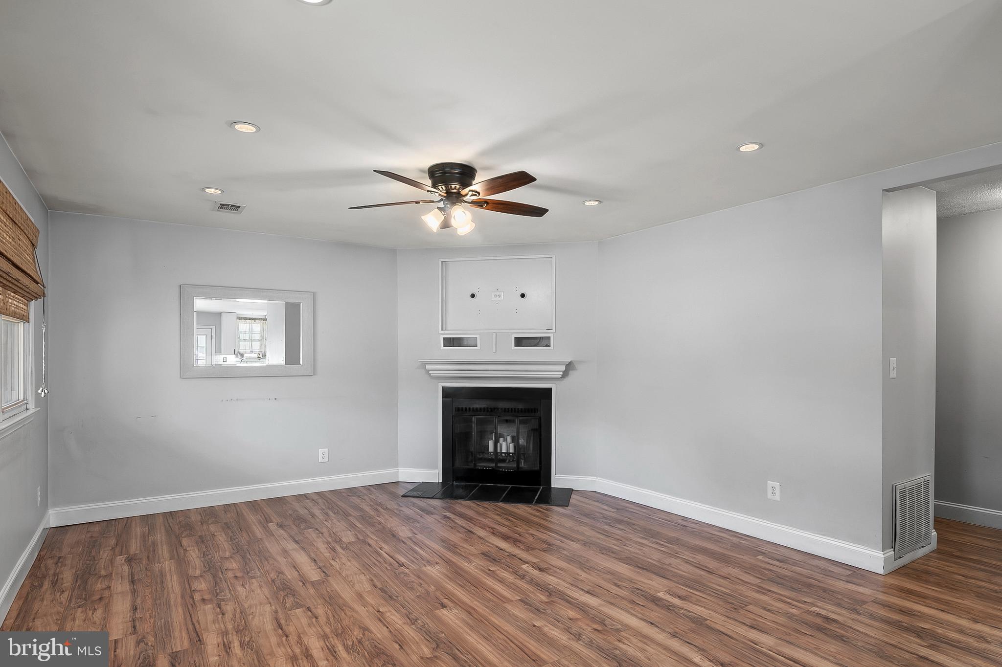 QUEENS PARK - Residential