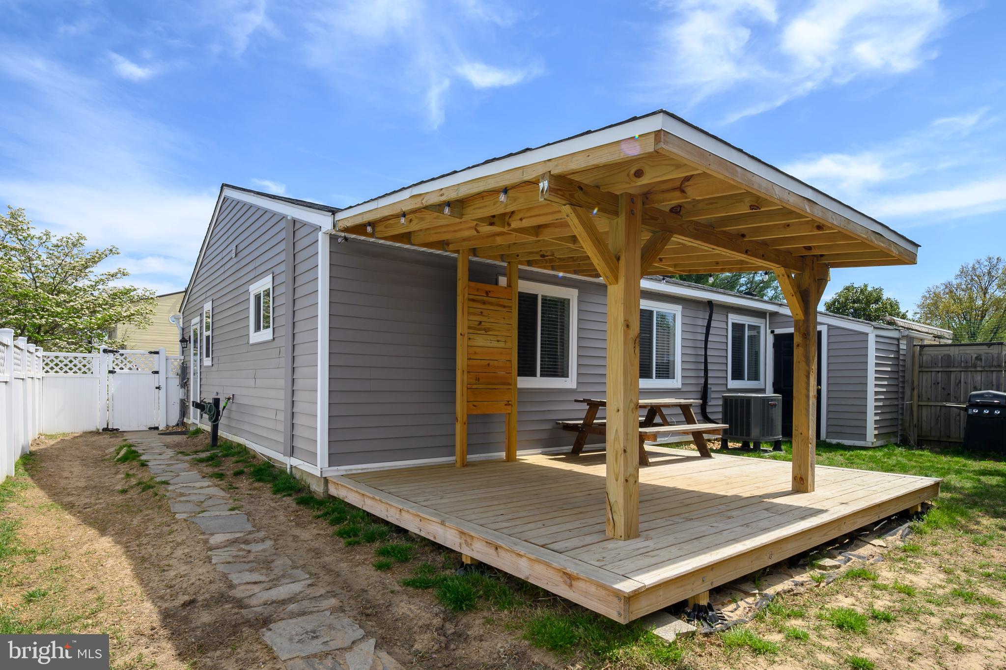 QUEENS PARK - Residential