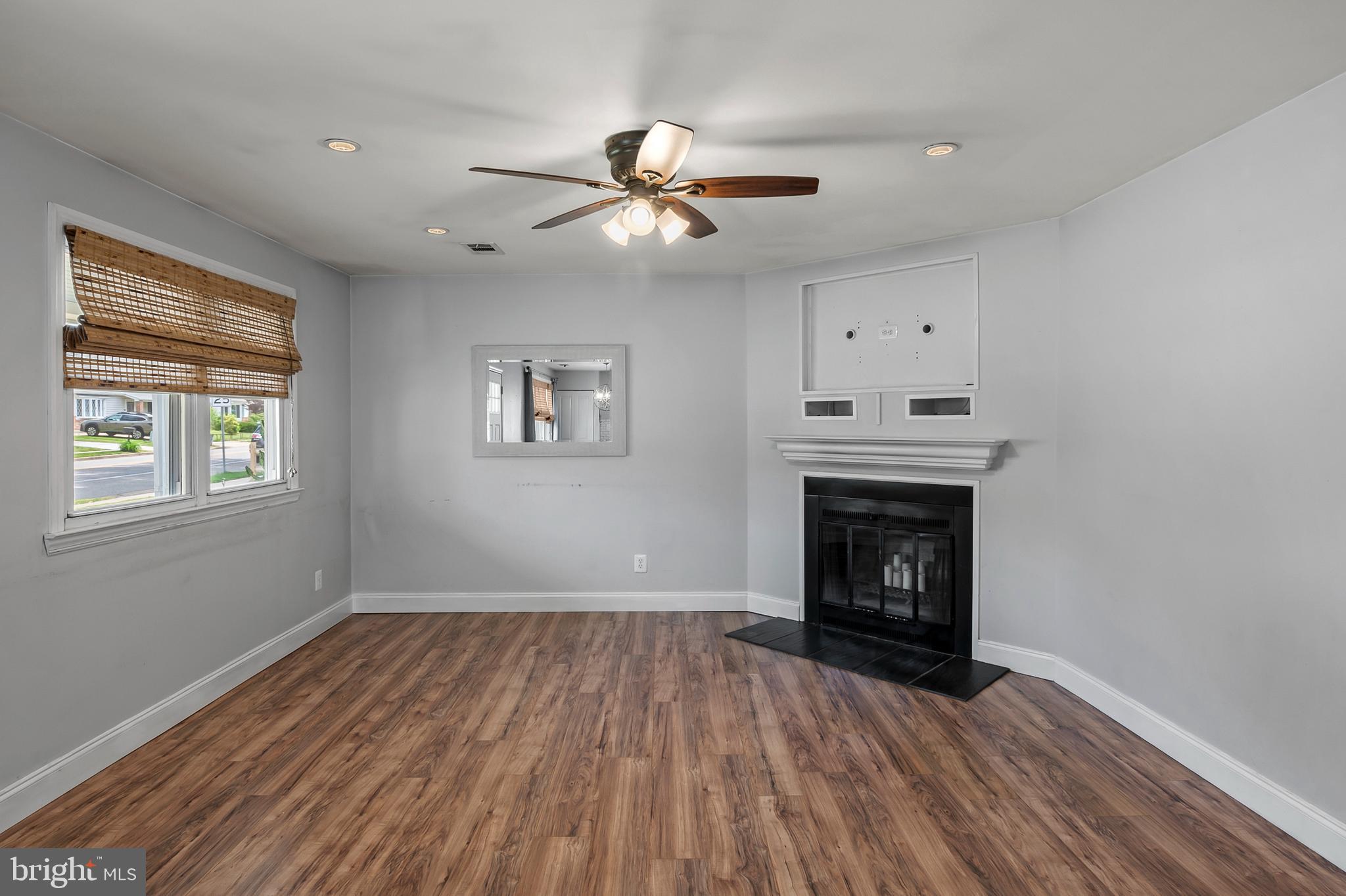 QUEENS PARK - Residential