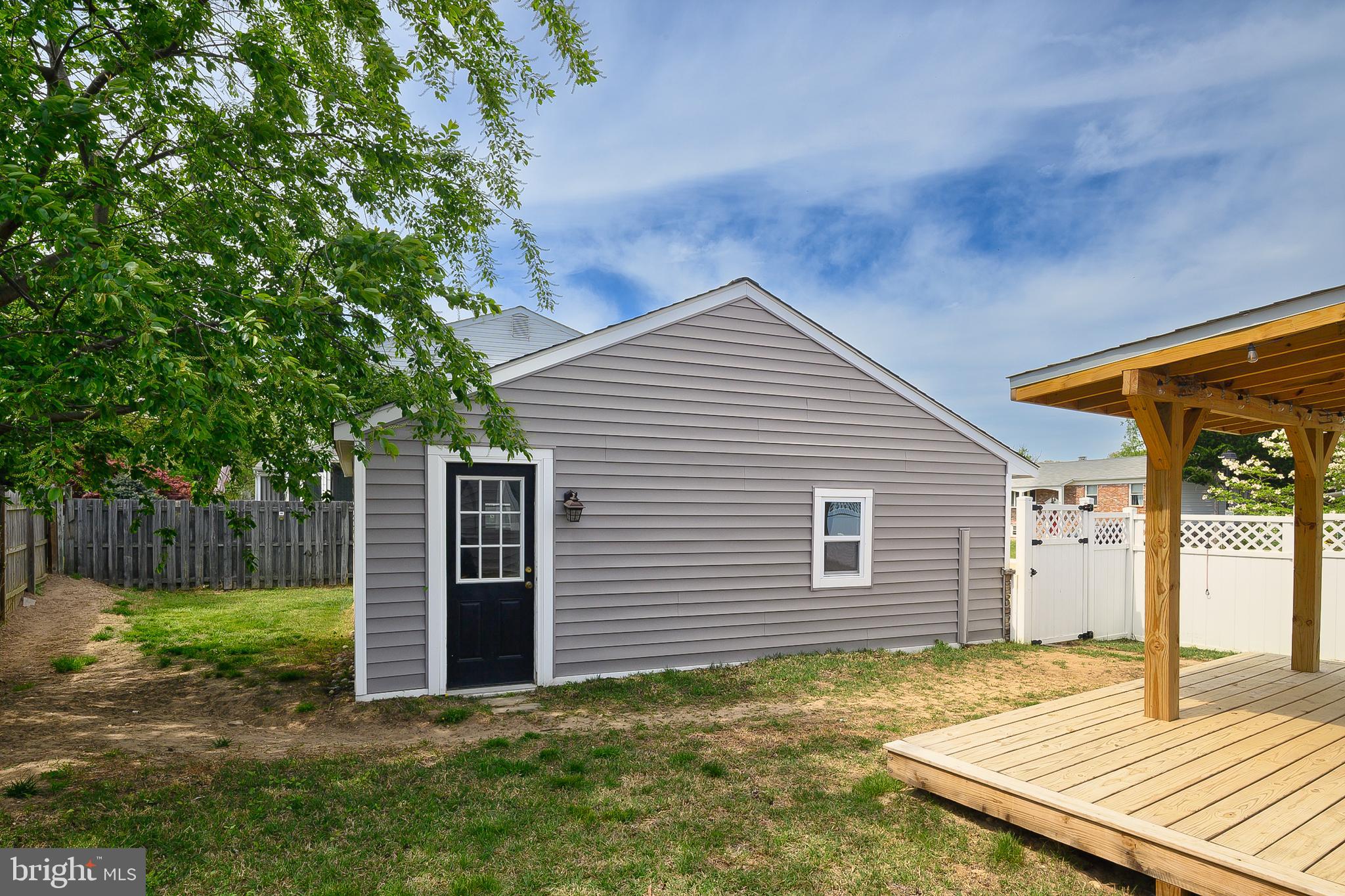 QUEENS PARK - Residential